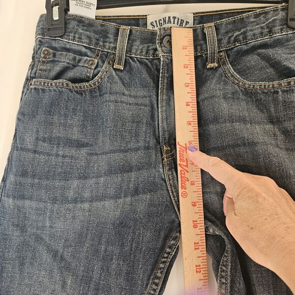 SIGNATURE by LEVI STRAUSS & CO Bootcut FIt Jeans-Size 18 REG, Med Wash Youth - Picture 5 of 11